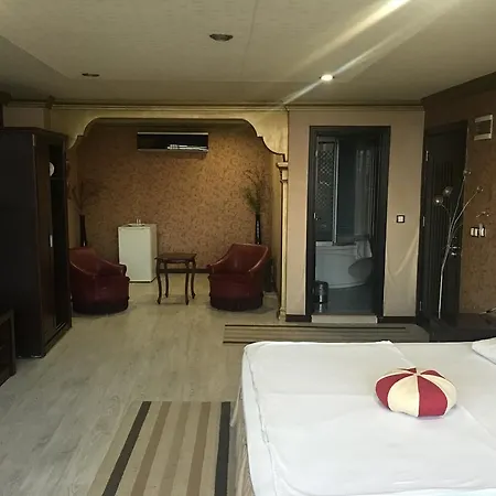 Otel Airport 3*